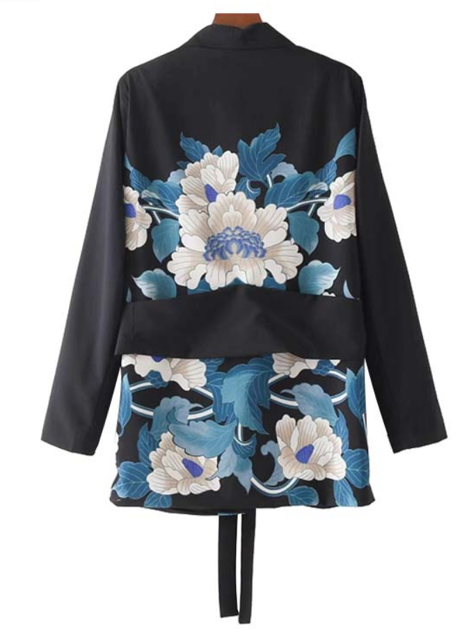Mid-length Blazer with Vintage Blue Floral Print - E-Modesta