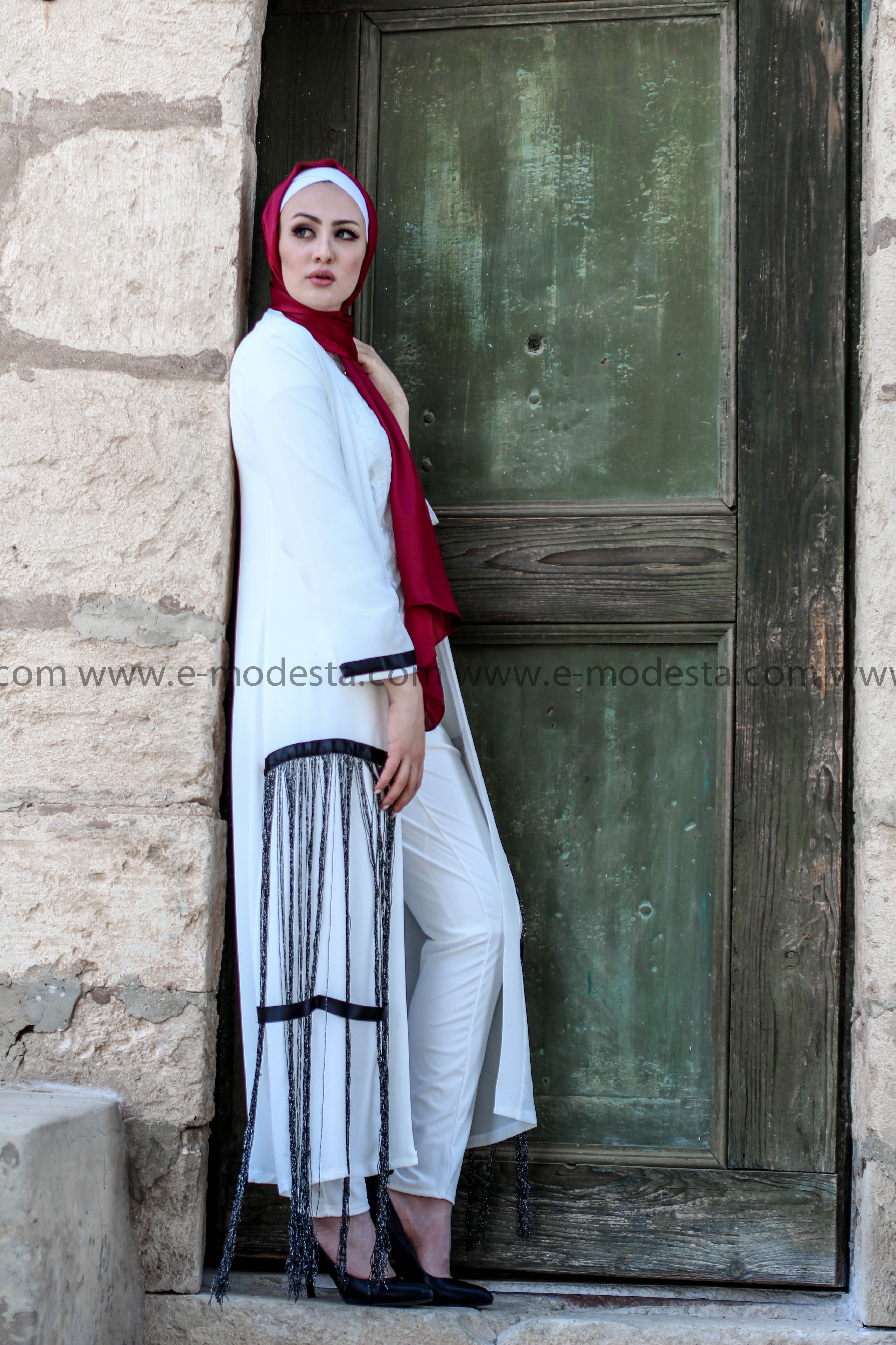 SALE Modern Abaya with Black Stripes - E-Modesta