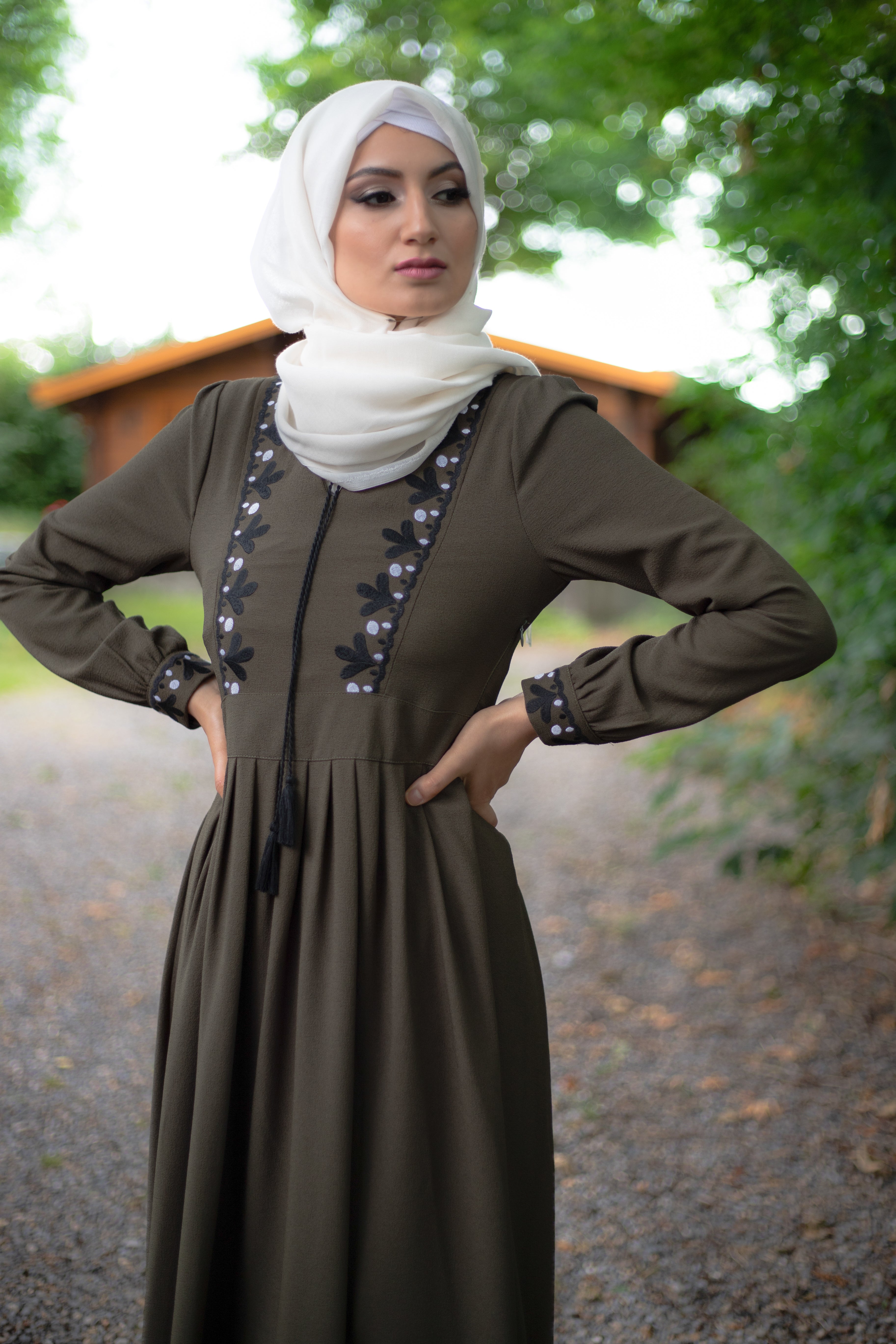 Dark Green Embroidery Dress - E-Modesta#Hijab_fashion#