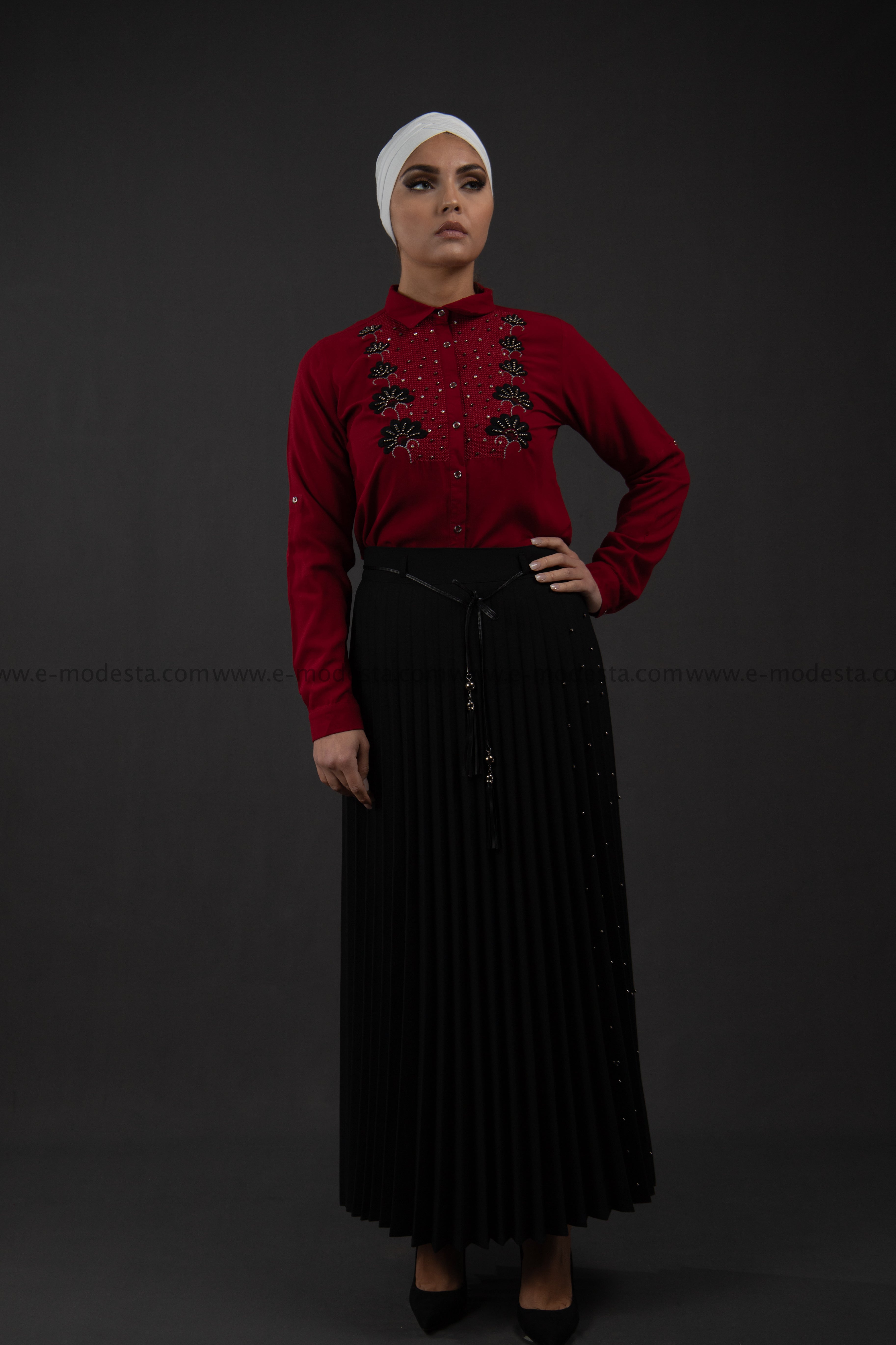 SALE Pleated Maxi Skirt | Black Color | Pearls on One Side - E-Modesta