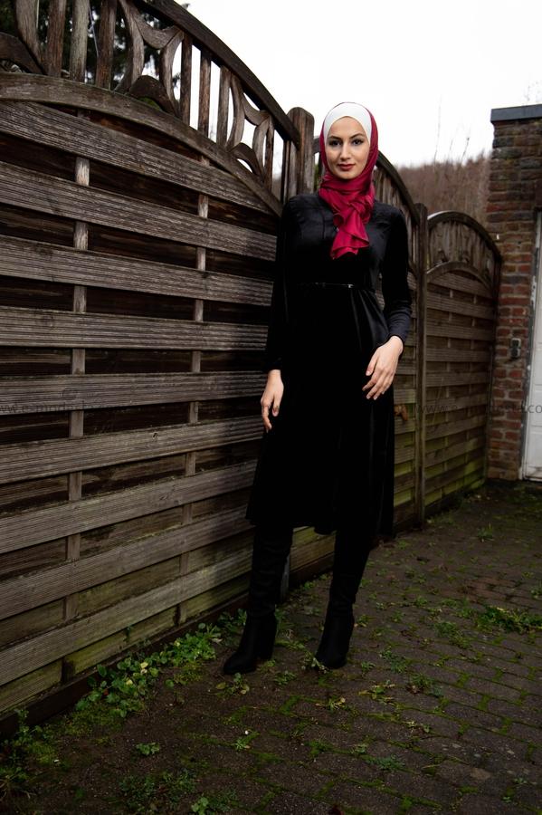 Women Dress for Winter | Black Velvet | Mid-calf - E-Modesta