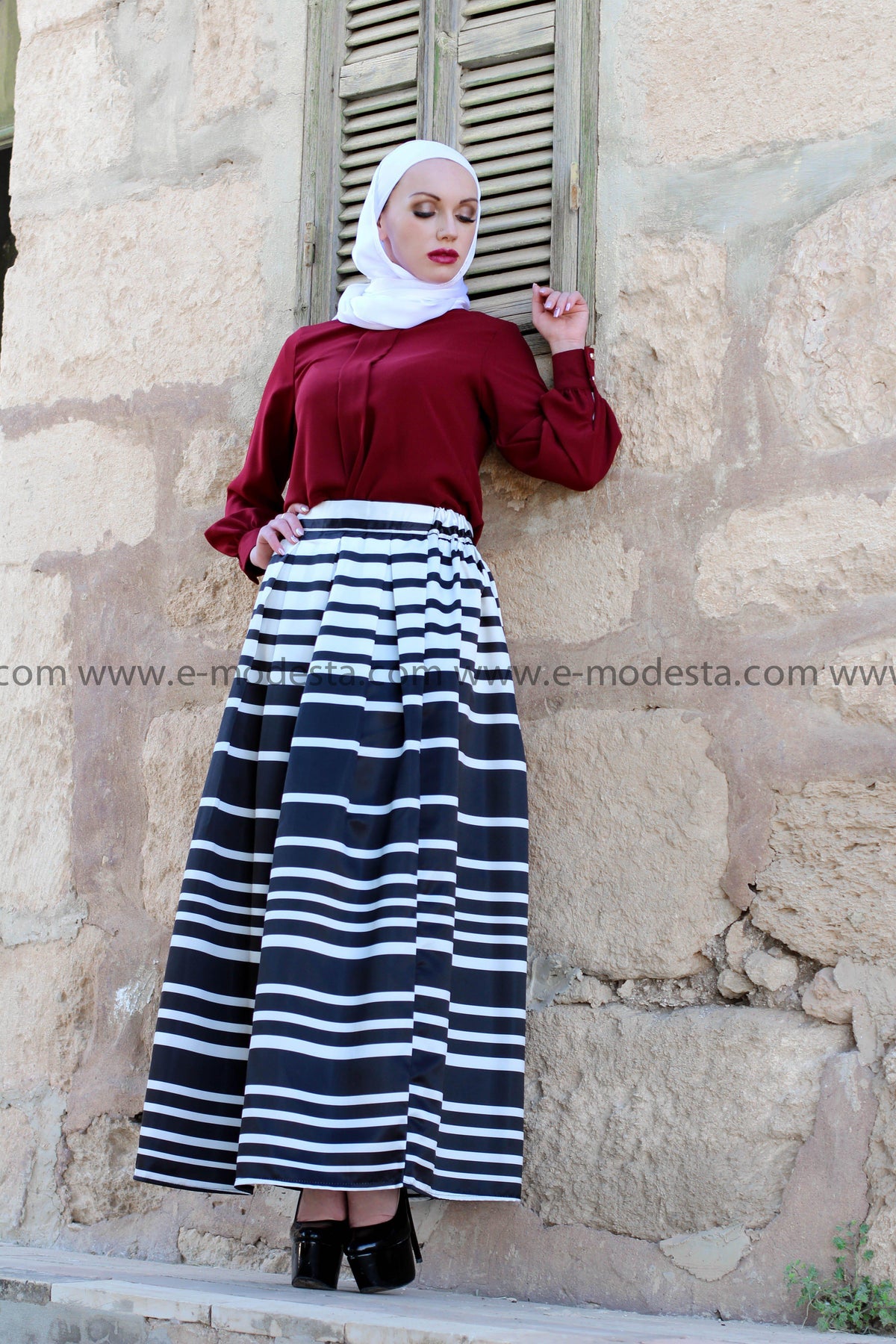 High quality elegant floor length skirt - White and black - E-Modesta