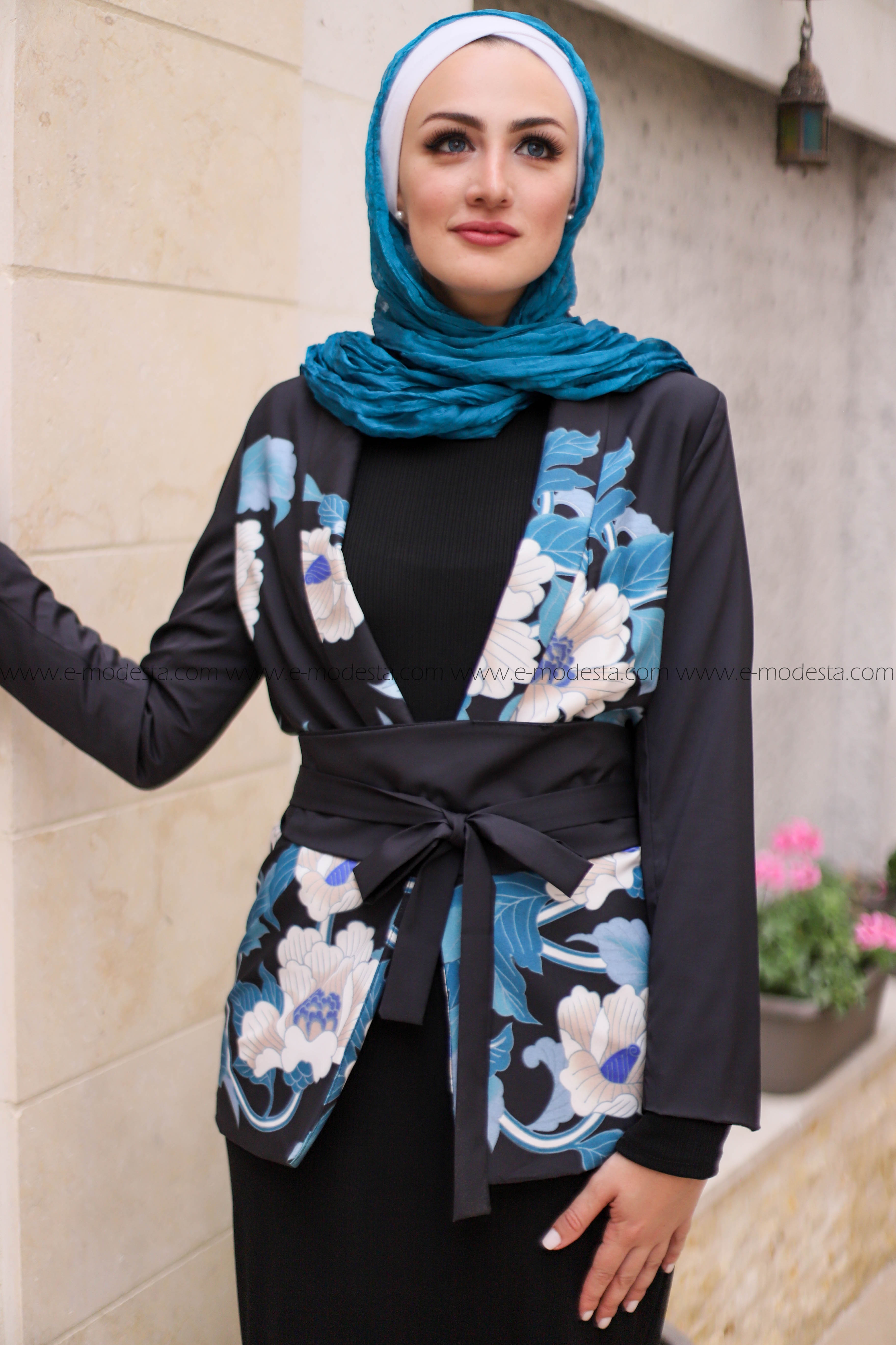 Mid-length Blazer with Vintage Blue Floral Print - E-Modesta