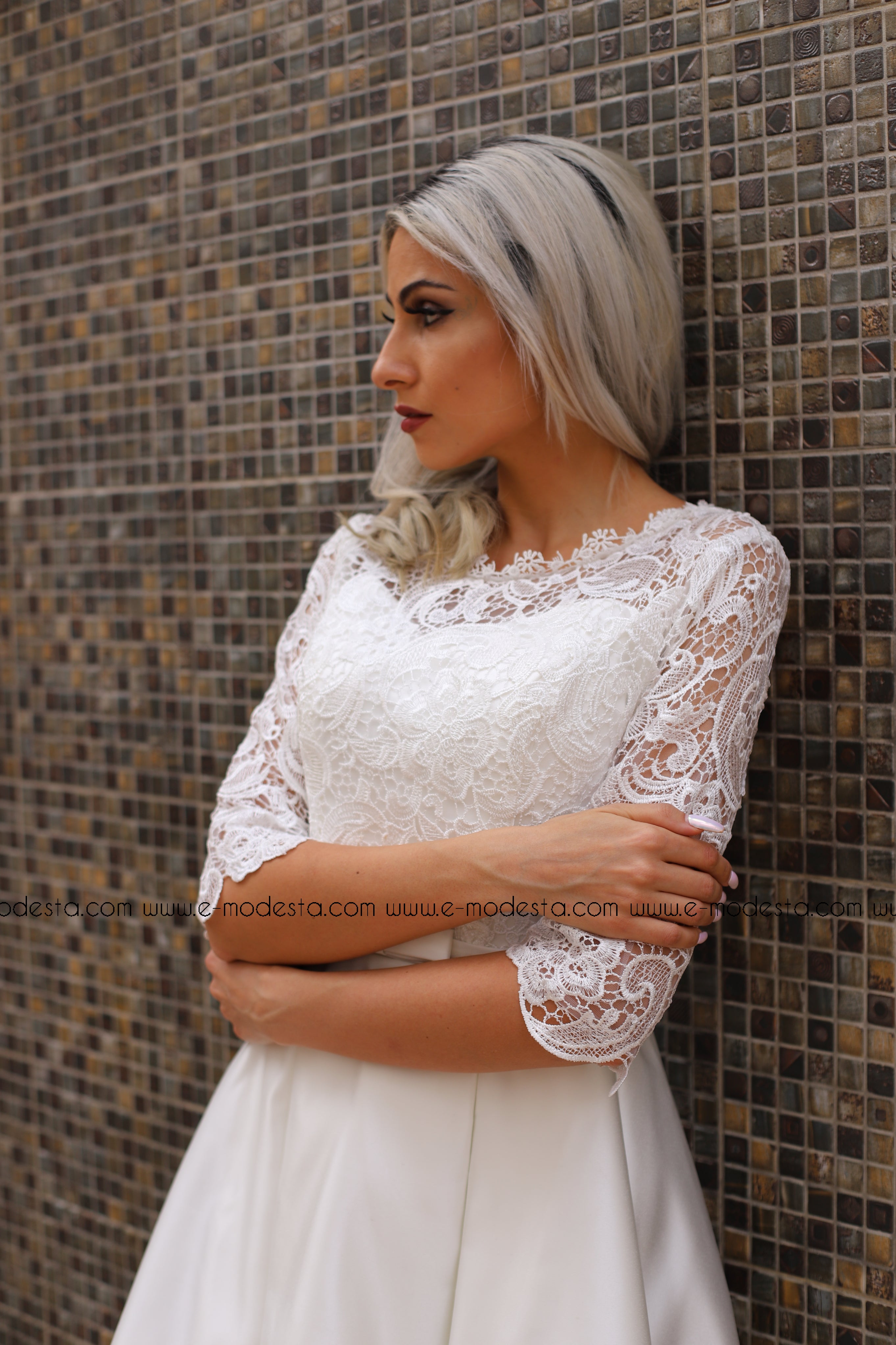Elegant O-neck Simple Pearl-White Evening Short Dress | E-Modesta Elegant O-neck Simple Pearl-White Evening Short Dress | E-Modesta